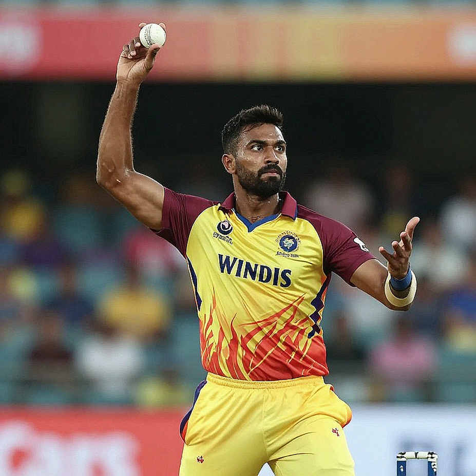 ক্রিকেট ও ফুটবলের ডিজিটাল নদী: ব্লকচেইন, ট্রান্সফার মার্কেট এবং হারানো ছন্দের সন্ধান