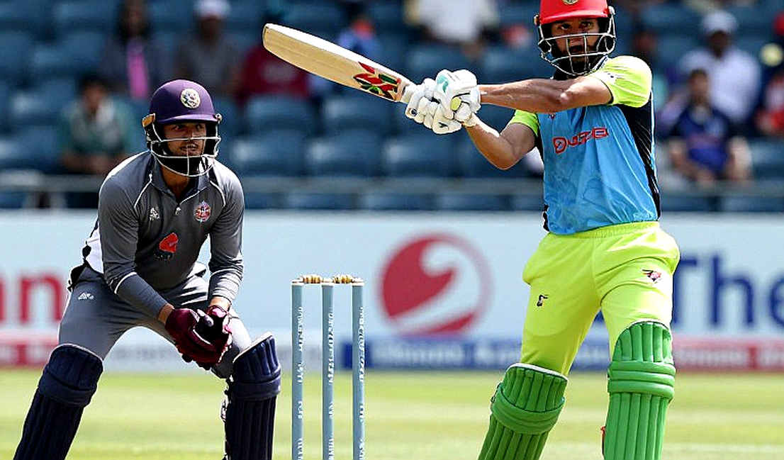 ক্লেটন-পিয়ারসনের প্রতিরোধ: ওয়াকার মেঘে শেফিল্ড শিল্ডের প্রথম দিন